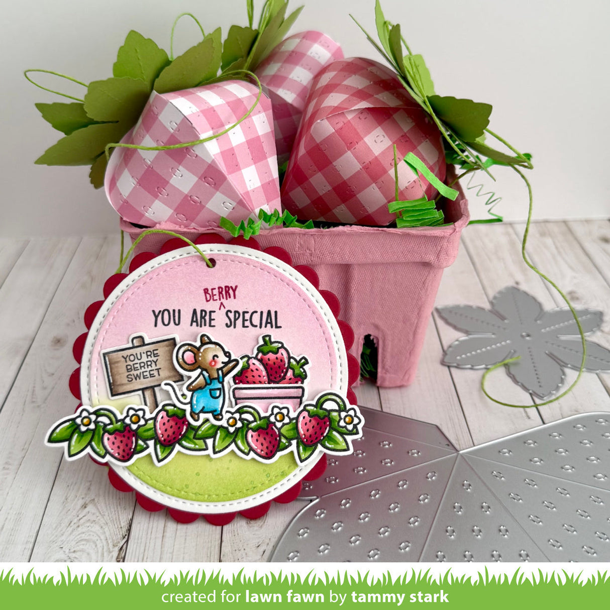 strawberry treat box