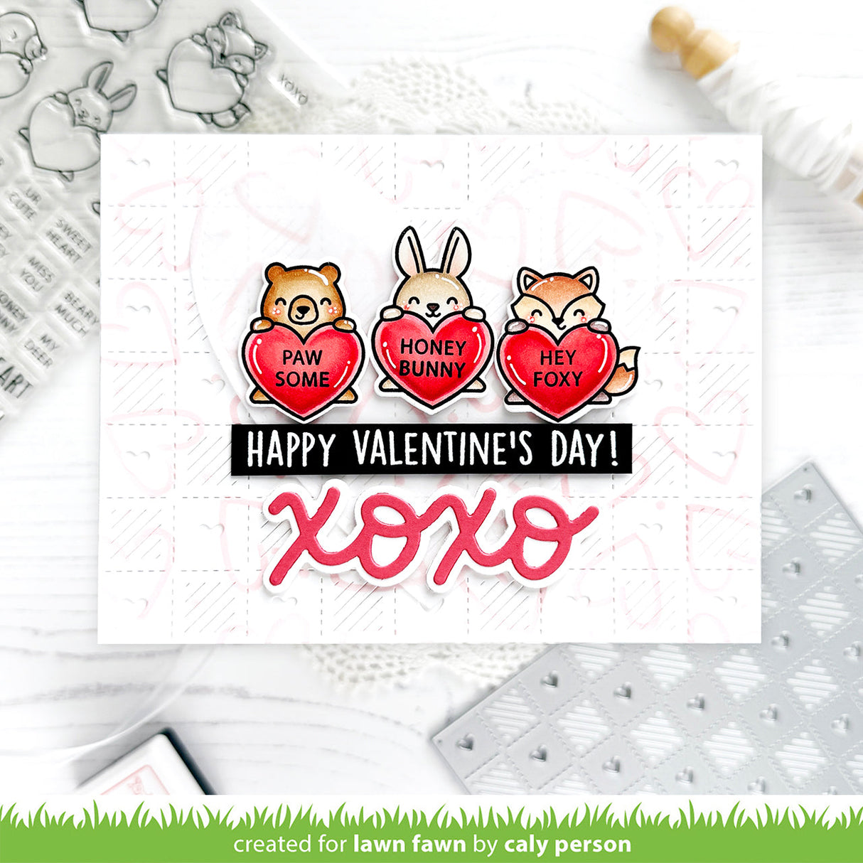 checkered hearts backdrop: landscape