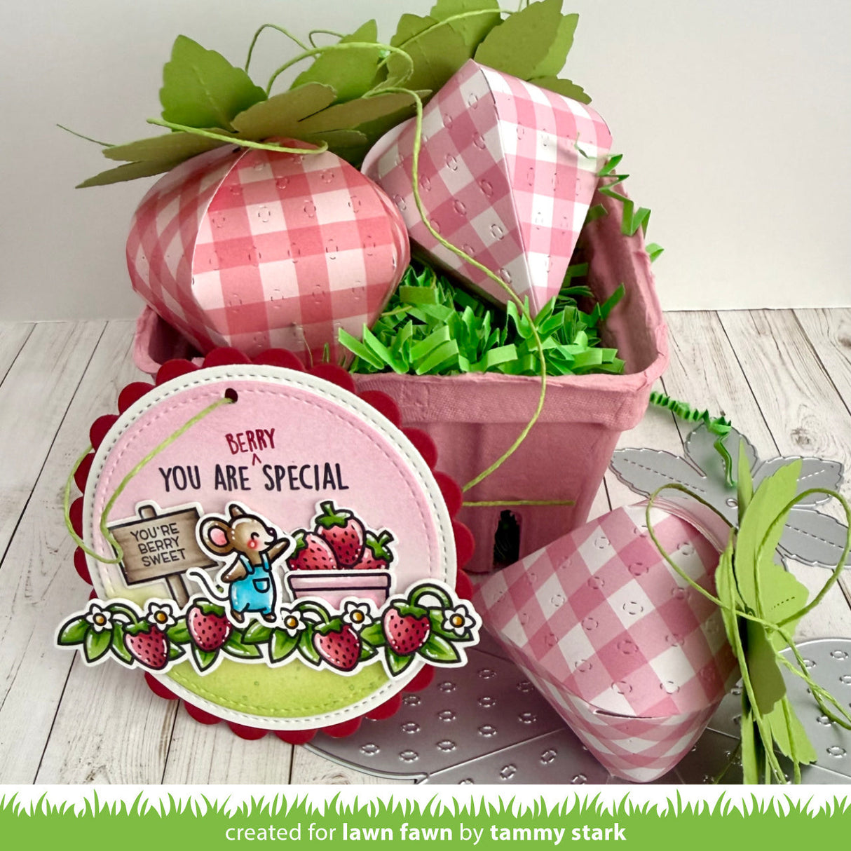 strawberry treat box
