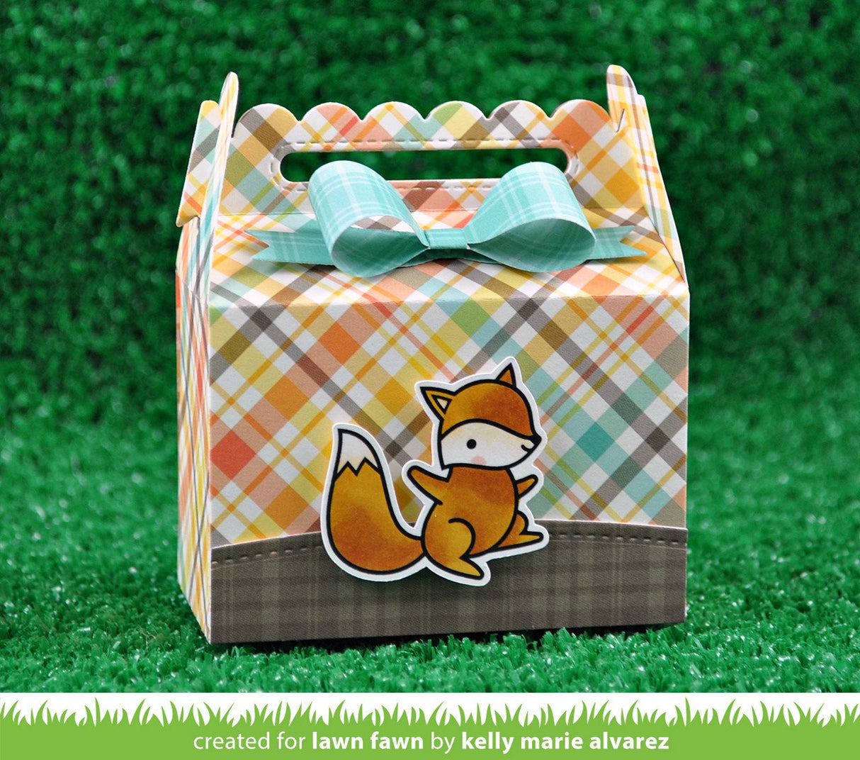 scalloped treat box